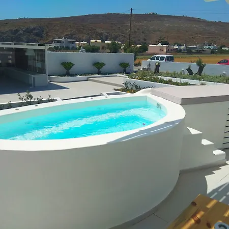 Petri 2* Agios Georgios (Santorini)